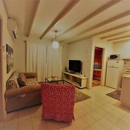 בחצר של טובה Apartment Hazon Екстериор снимка